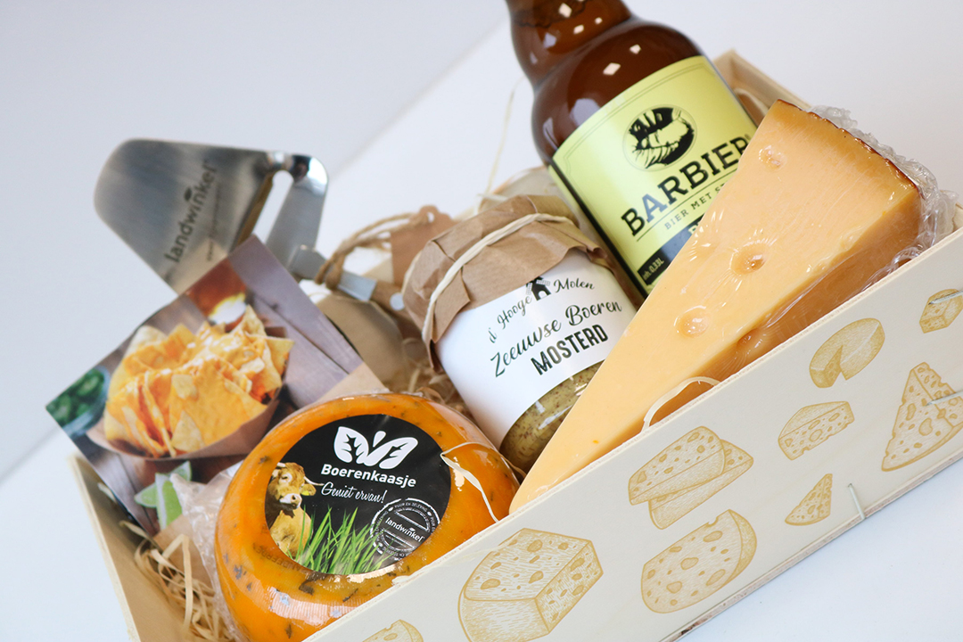 Houtenmandjes_bedrukte-mandjes_kaas-1_sfeer