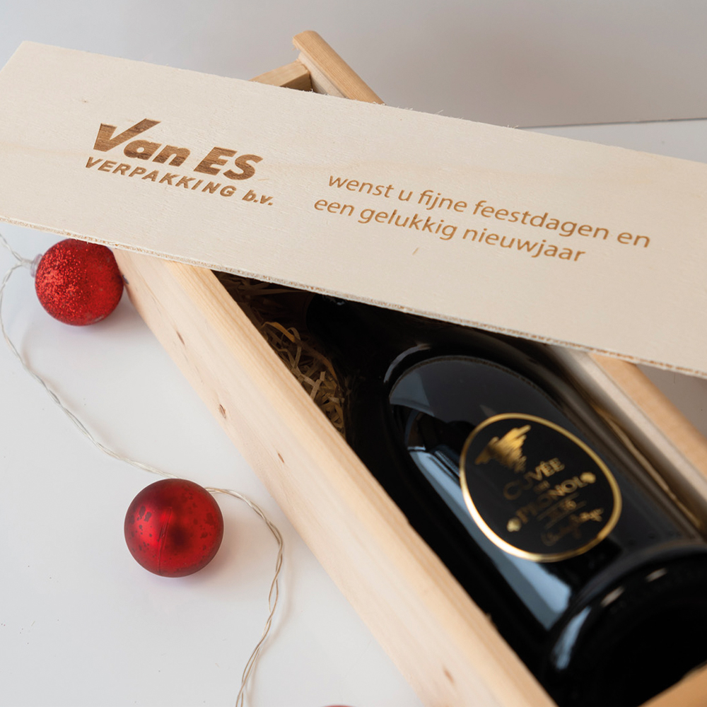 Wijnkist eindejaarsgeschenk met eigen logo en tekst