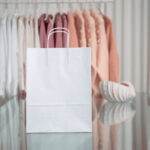 Papieren tasjes gedraaid handvat wit bedrukt - Afbeelding 4